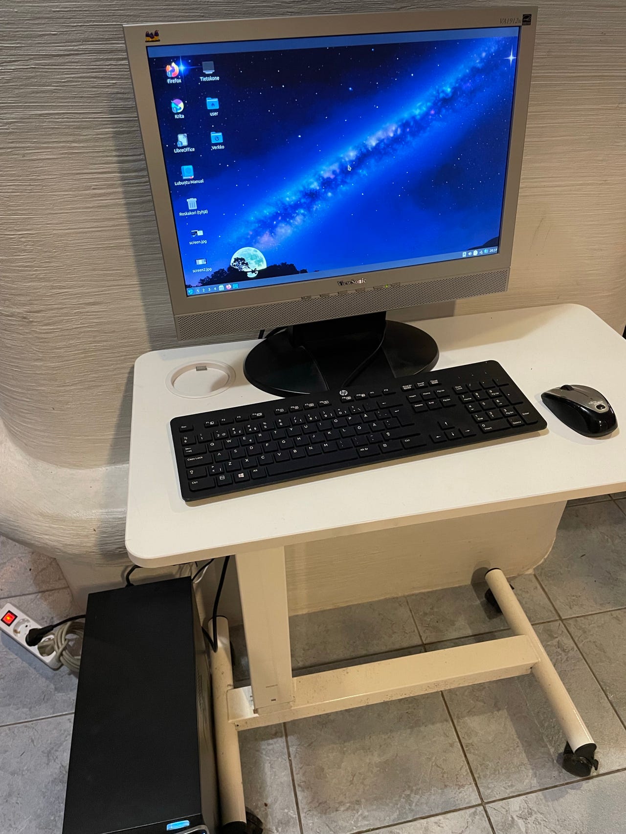 Nopea neliydinkone – SSD, Linux, heti käyttöön