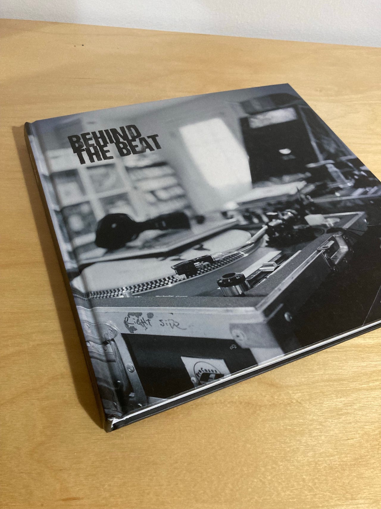 Behind the Beat – Hip Hop Home Studios - book | Tori