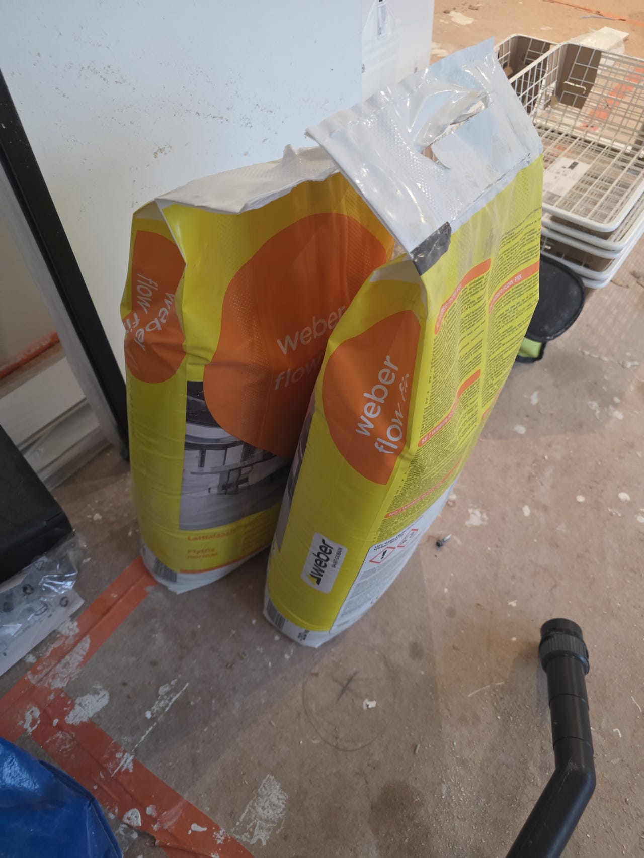 Saneerauslaasti weber flowfix