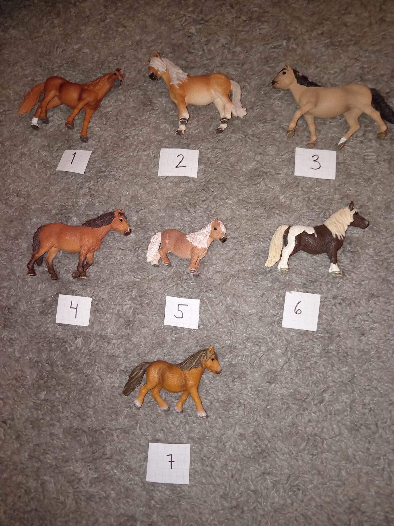 Schleich lasten poni figuurit 1 ja 3 vapaana