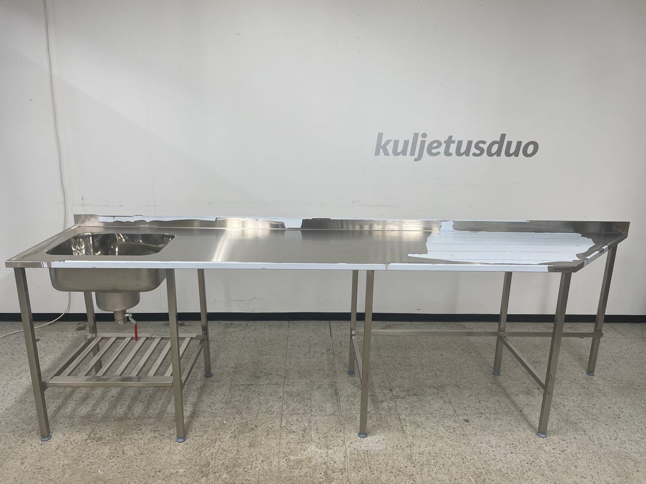 Metos Uusi RST-Pöytä, Iso allas ja pitkä pöytä