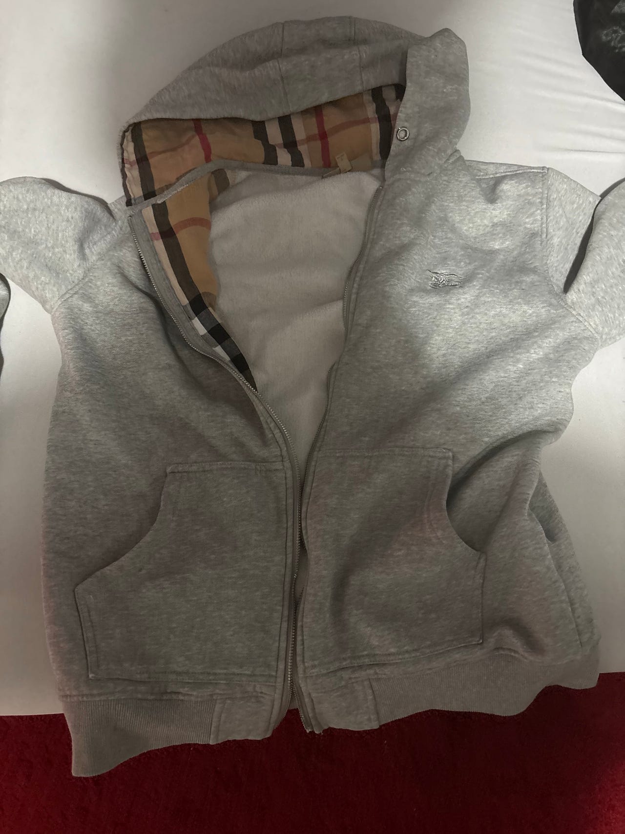 burberry-huppari-tori