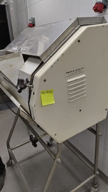 Pitko/patonkirullaaja uusilla huopa hihnoilla ja sormisuojalla