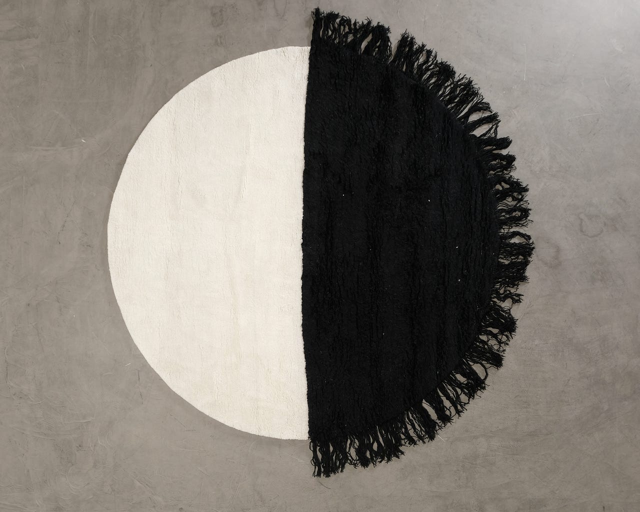 Woven Works Arc villamatto ø 200 cm valkoinen / musta