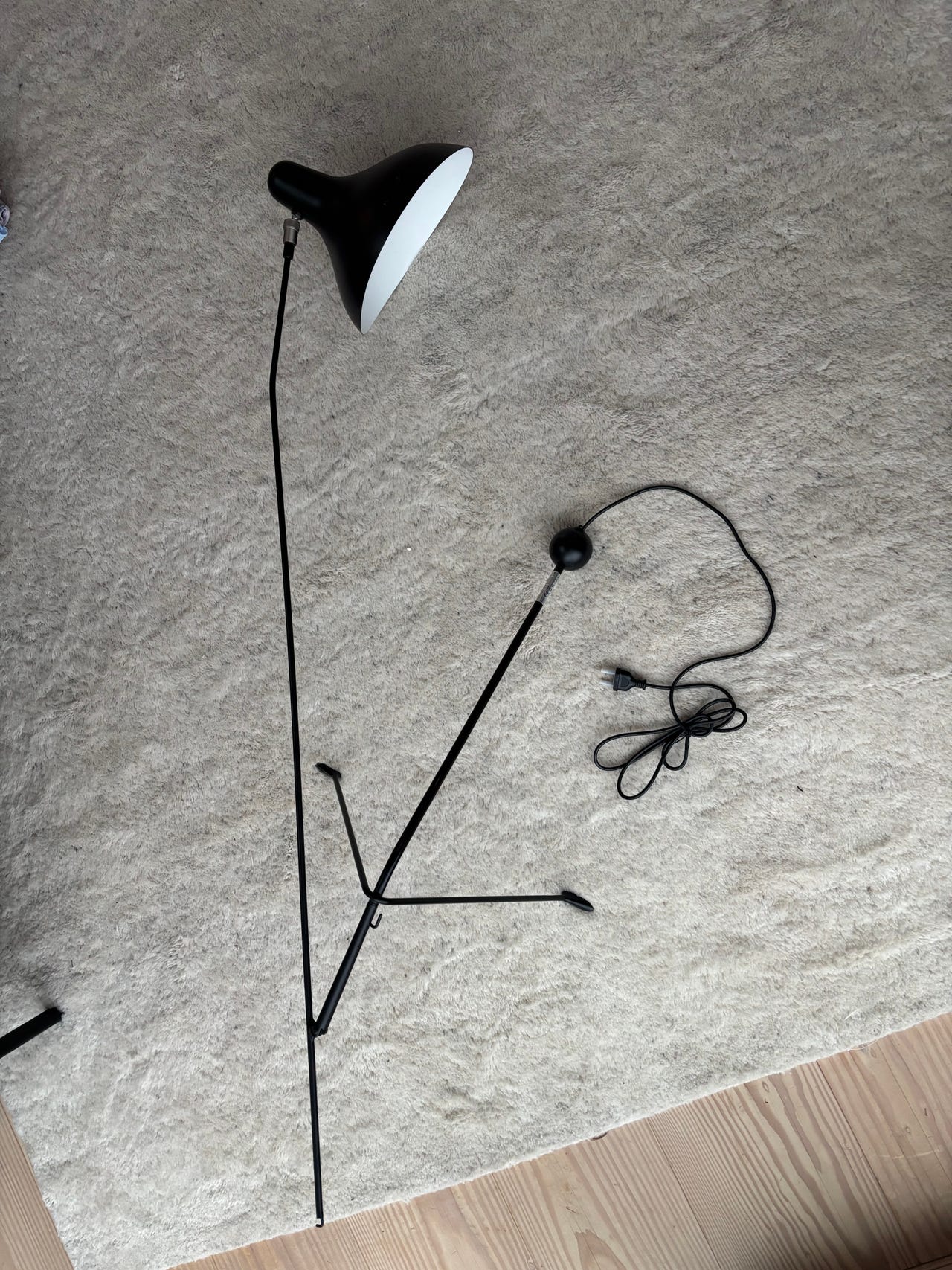 DCWéditions Mantis BS2 seinävalaisin