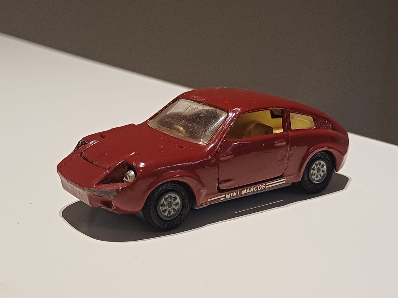 Mini Marcos GT850 Corgi Toys 1:43 | Tori