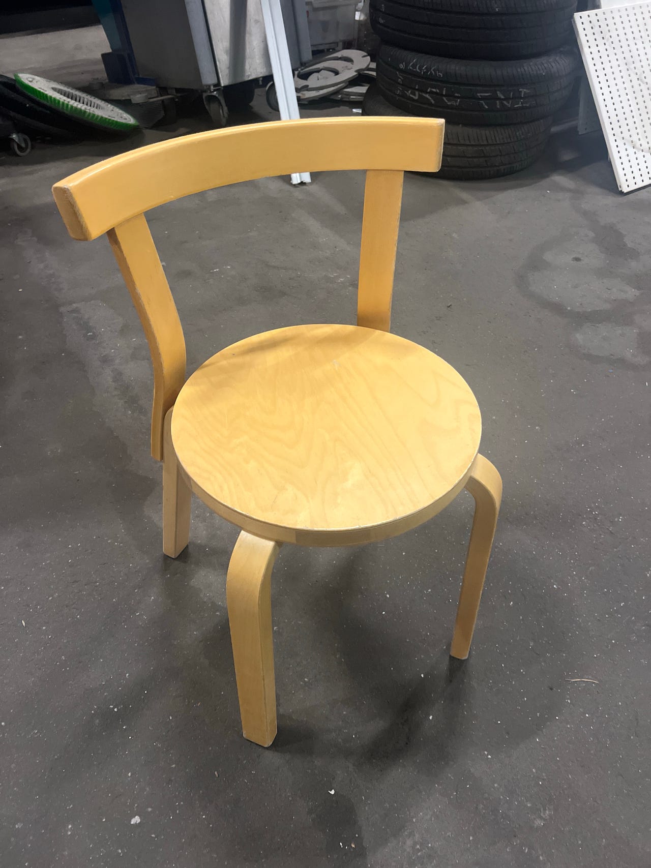 Artek 68 Tuoleja