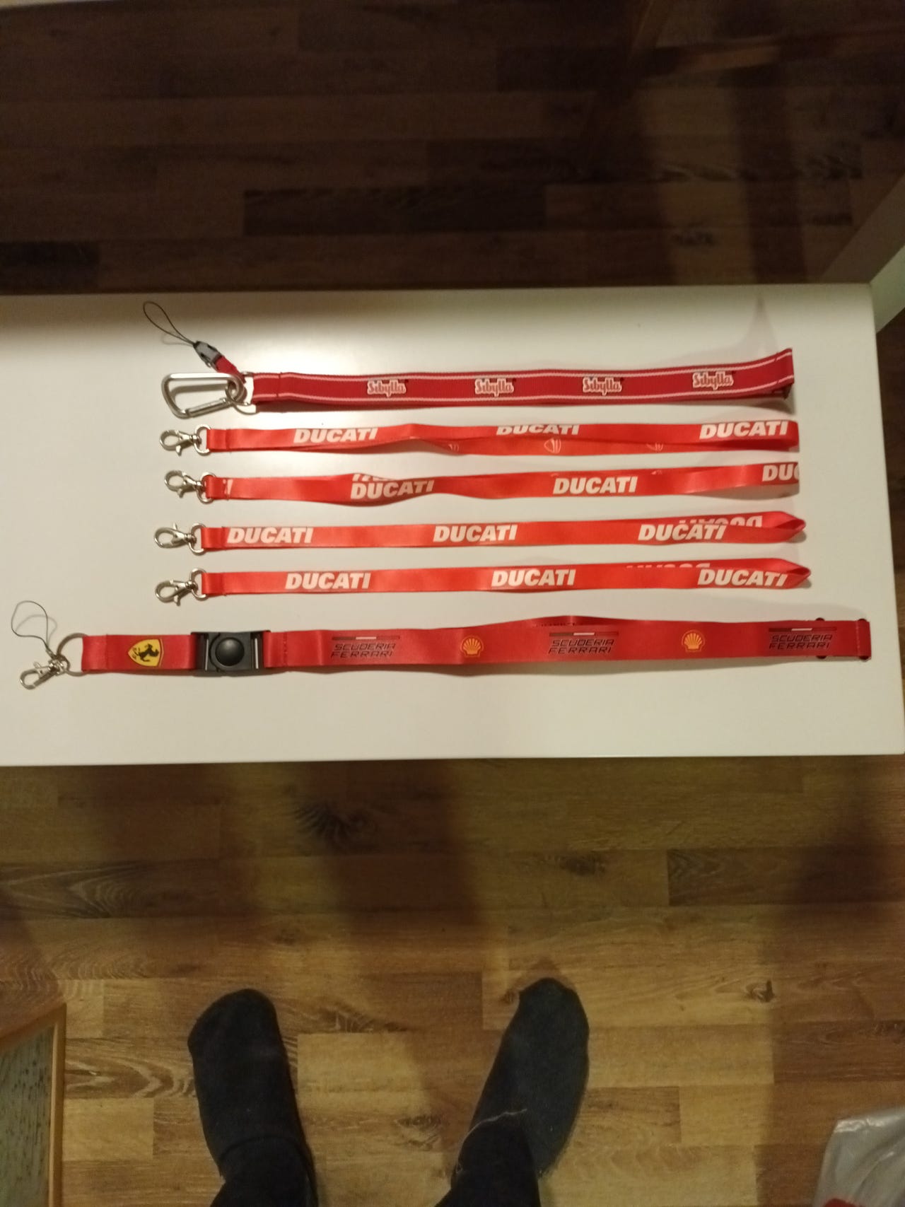Avaimenperä nauha ducati ym.
