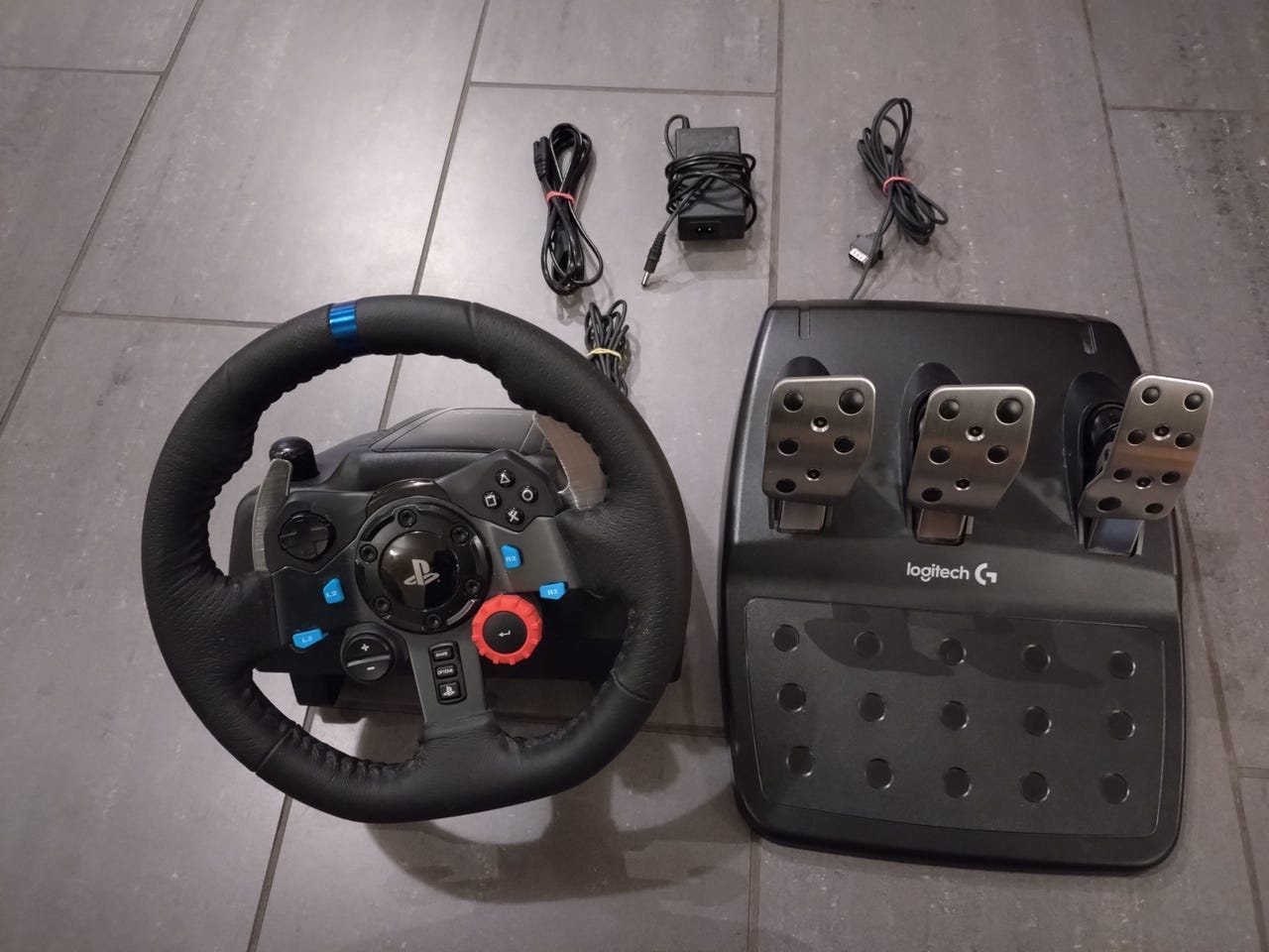 Logitech G29 Racing-ohjain ja polkimet | Tori