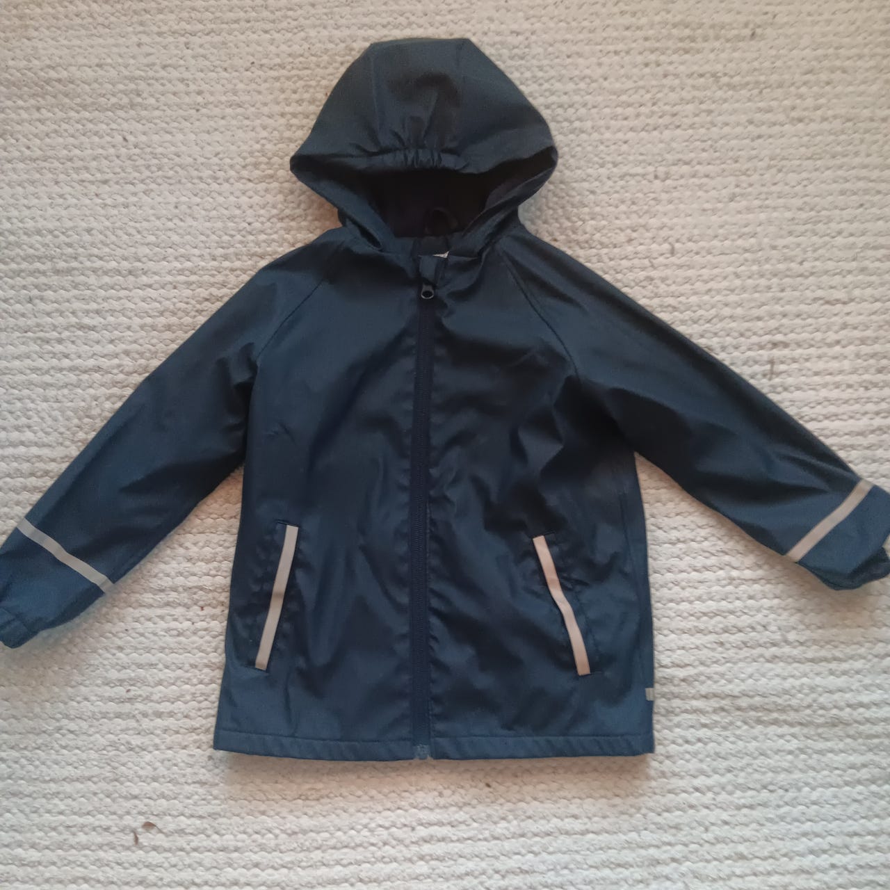 104 vuorellinen sadetakki