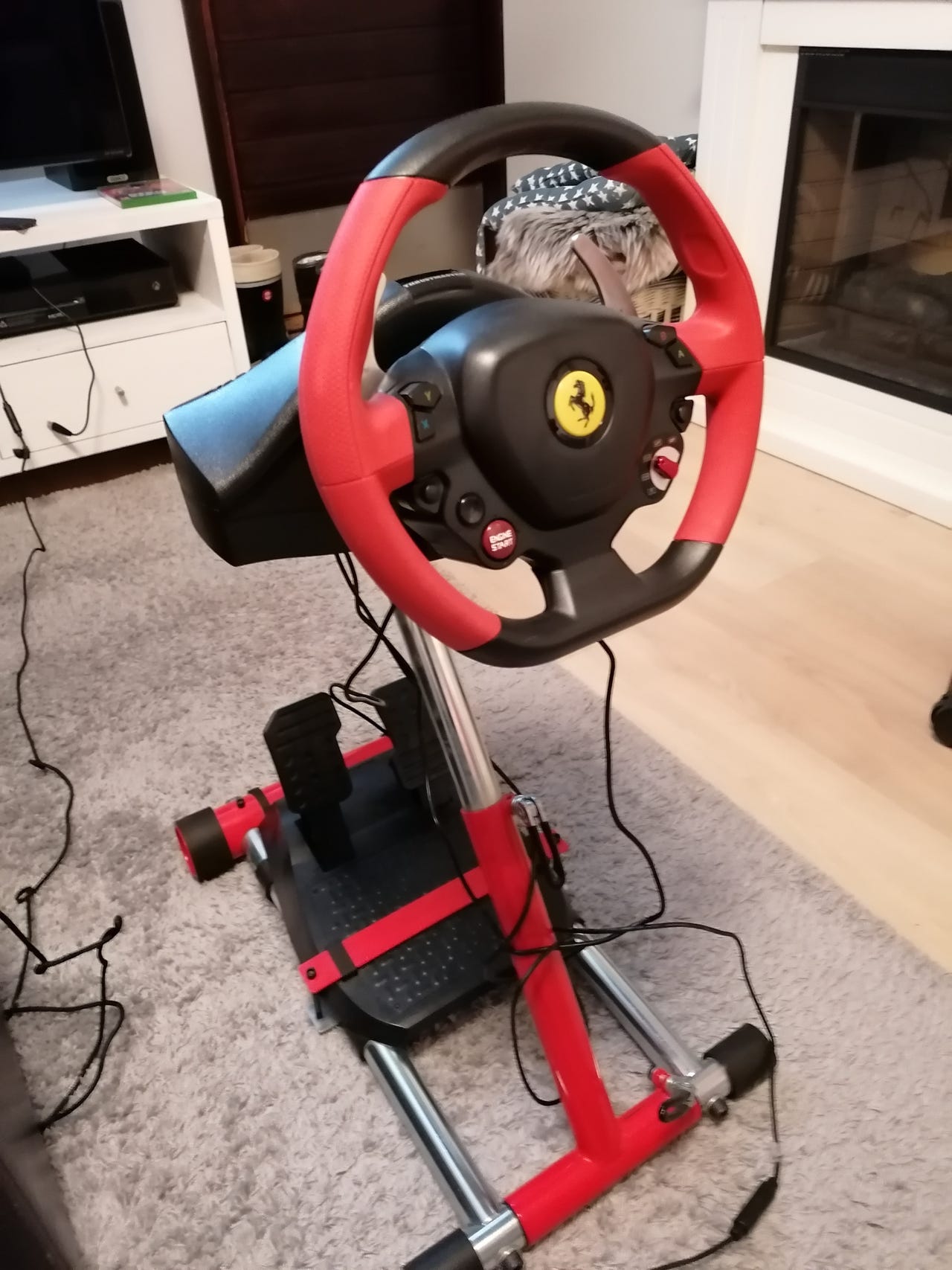 Thrustmaster Ferrari Racing Wheel ratti polkimet ja teline | Tori