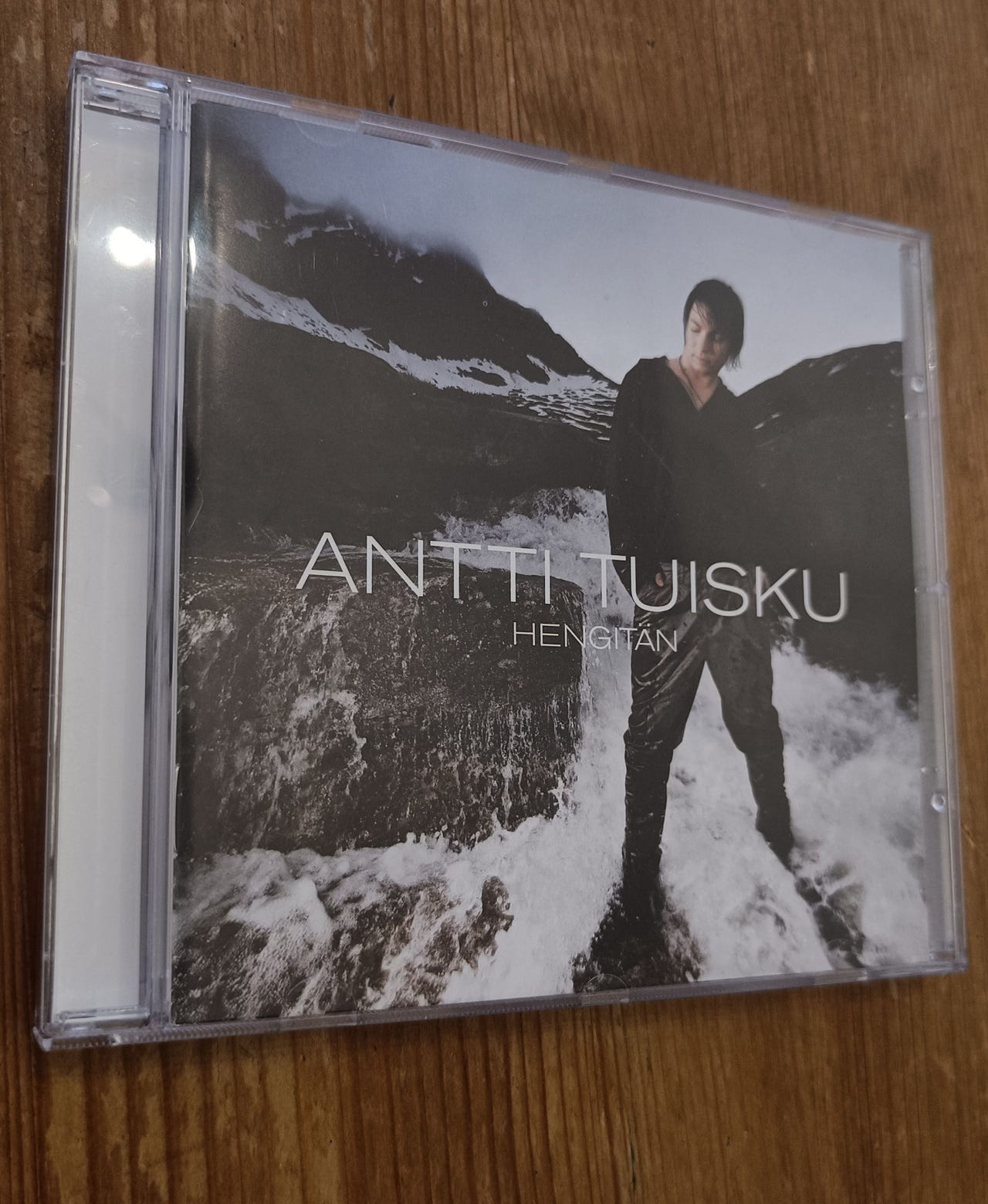 Antti Tuisku Hengitän CD-levy