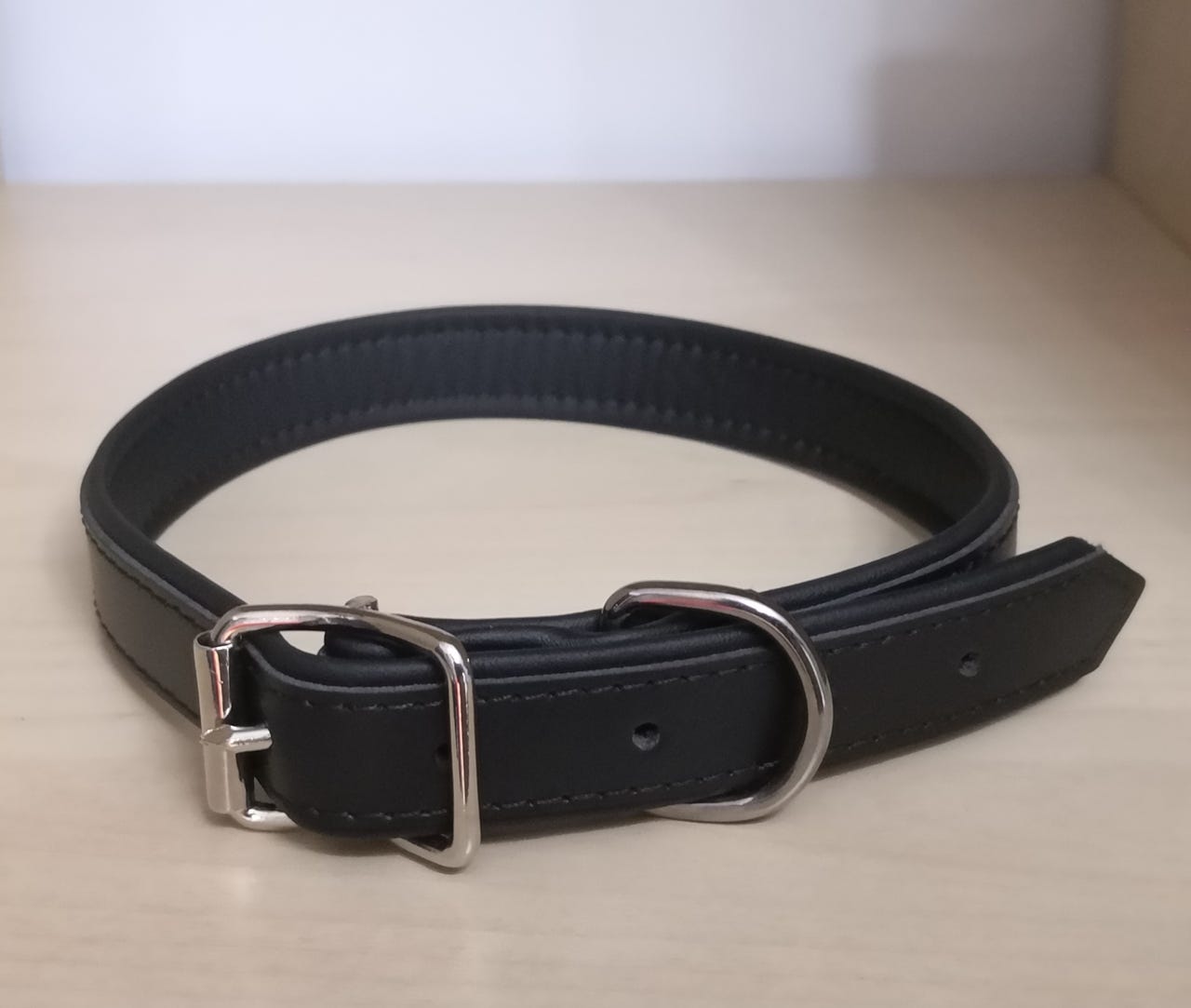 Nahkainen kaulain (64cm)