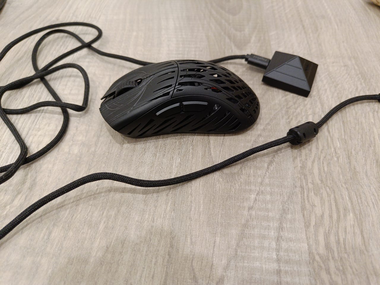 Myydään pwnage stormbreaker pelihiiri