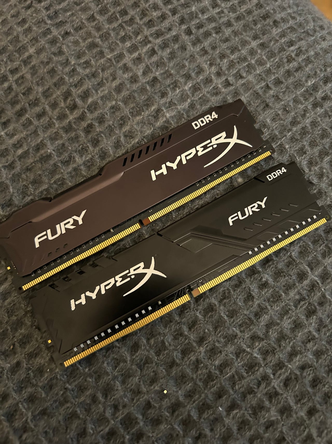 HyperX Fury 2666MHz 8GB x 2 (HX426C16FB2/8 & HX426C16FB3/8) | Tori