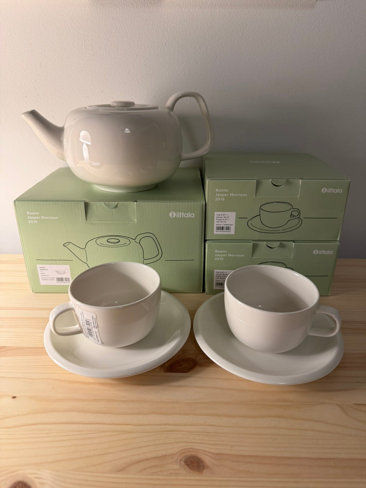Iittala Raami teekannu ja 6kpl kuppi ja vati