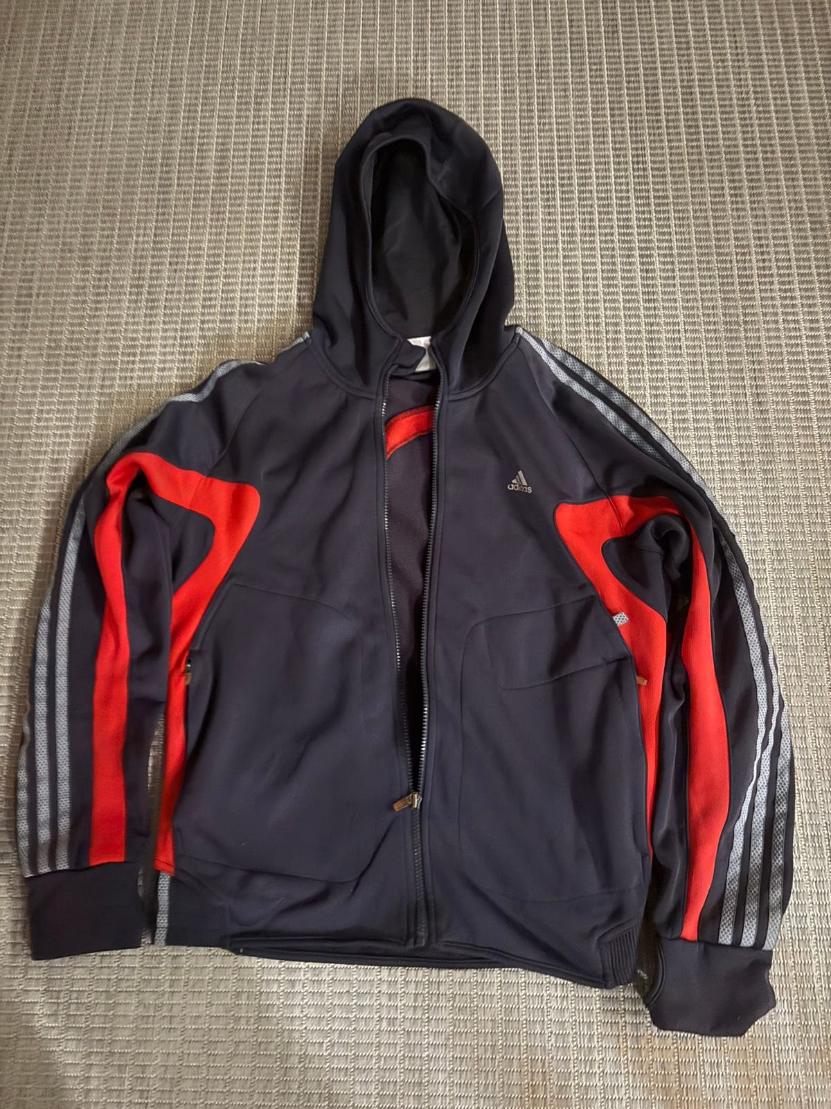 Vanha adidas verkkatakki