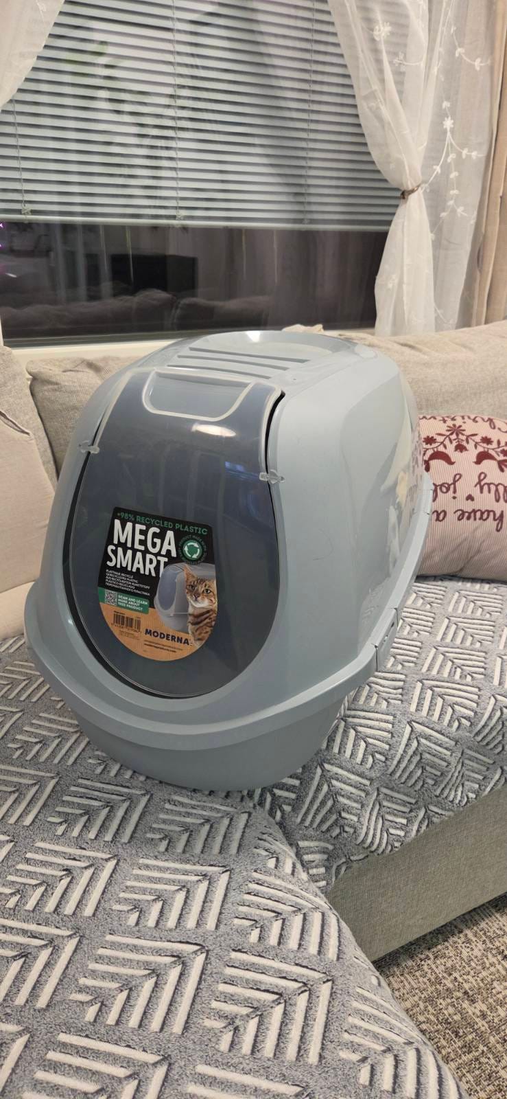 Moderna Mega Smart kissanvessa