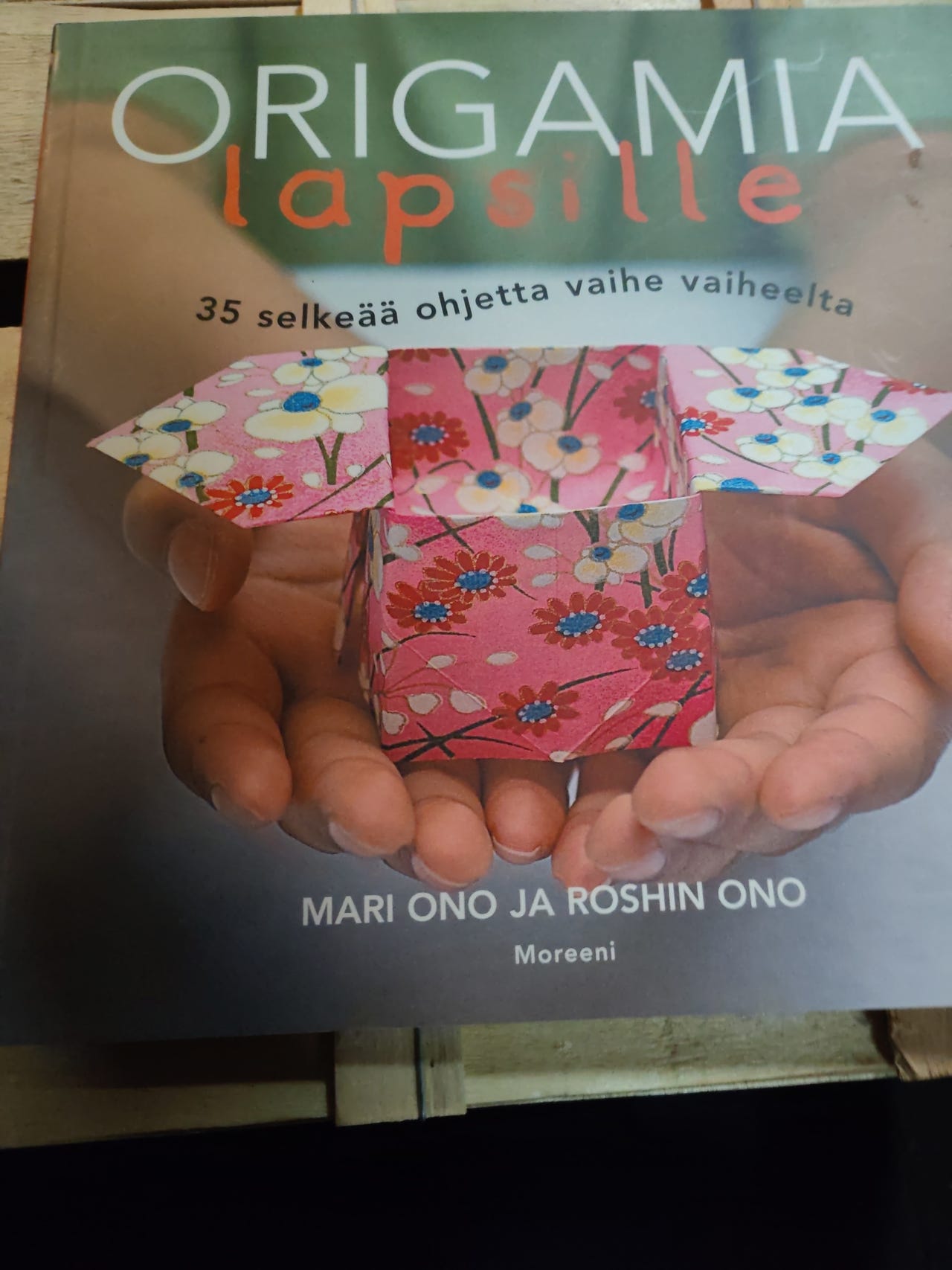 Mari Ono ja Roshin Ono Origamikirja