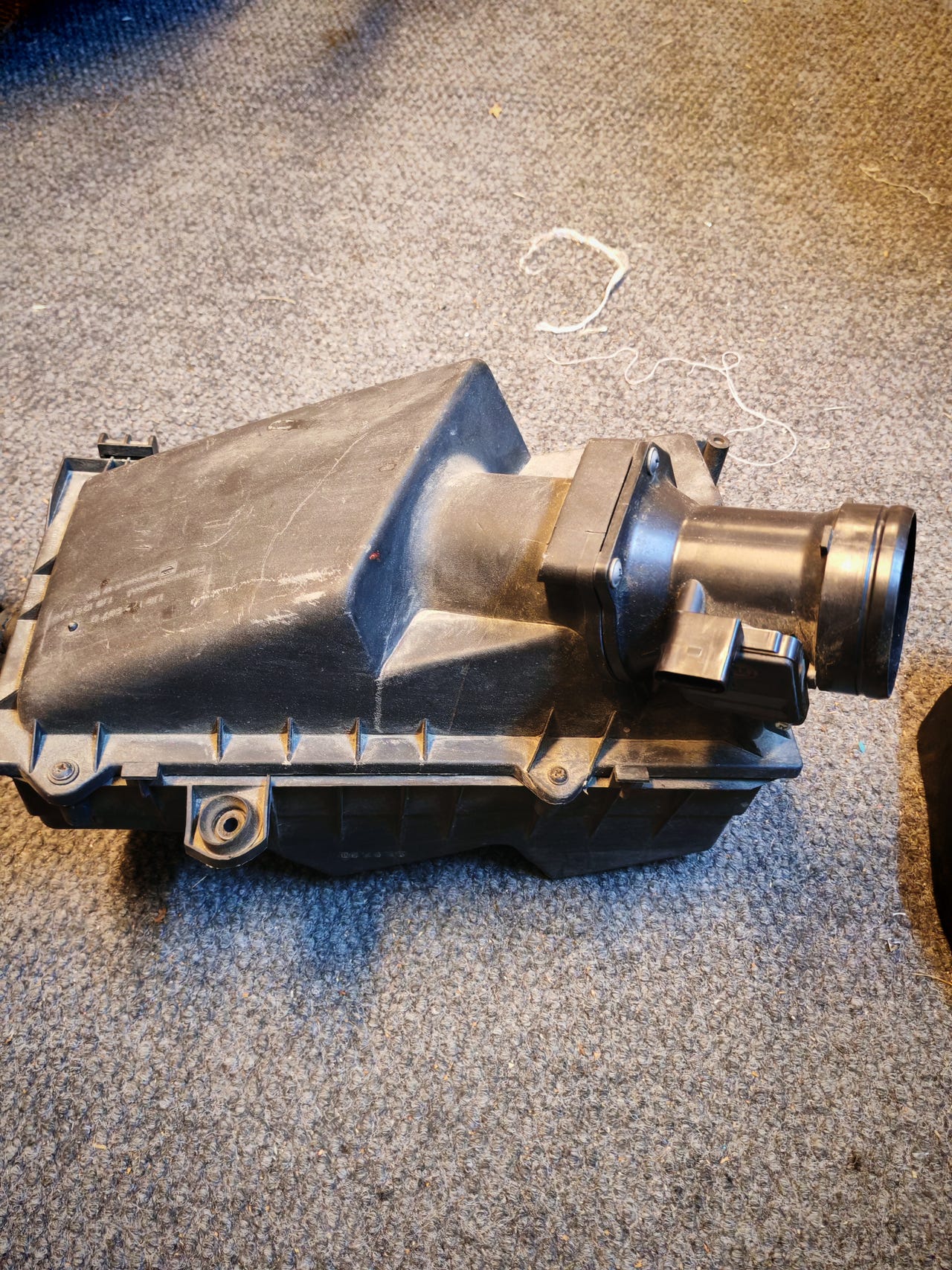 VW Golf mk4 ilmanputsarikotelo ja ilmamääräanturi