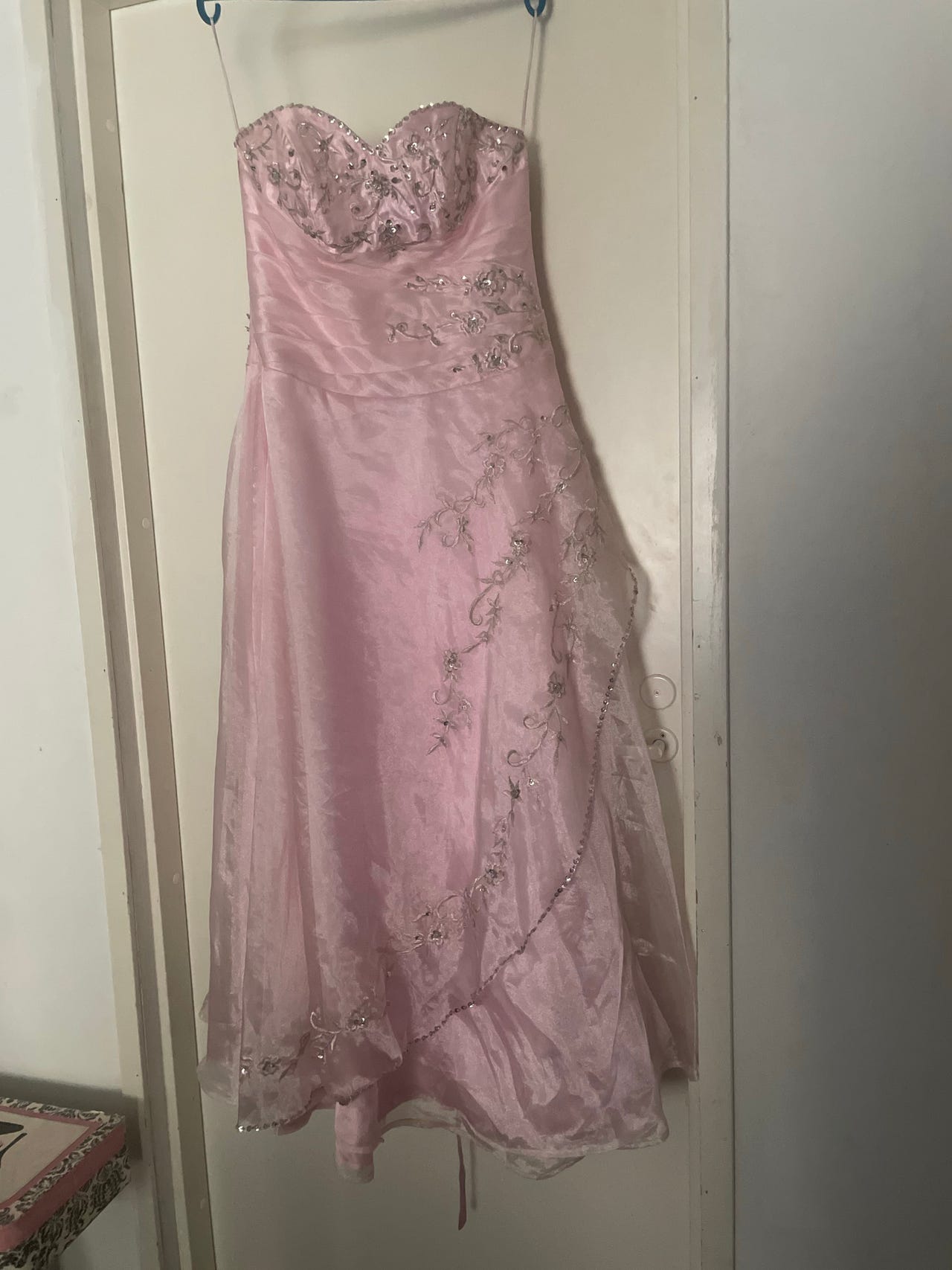 Juhlamekko M/L