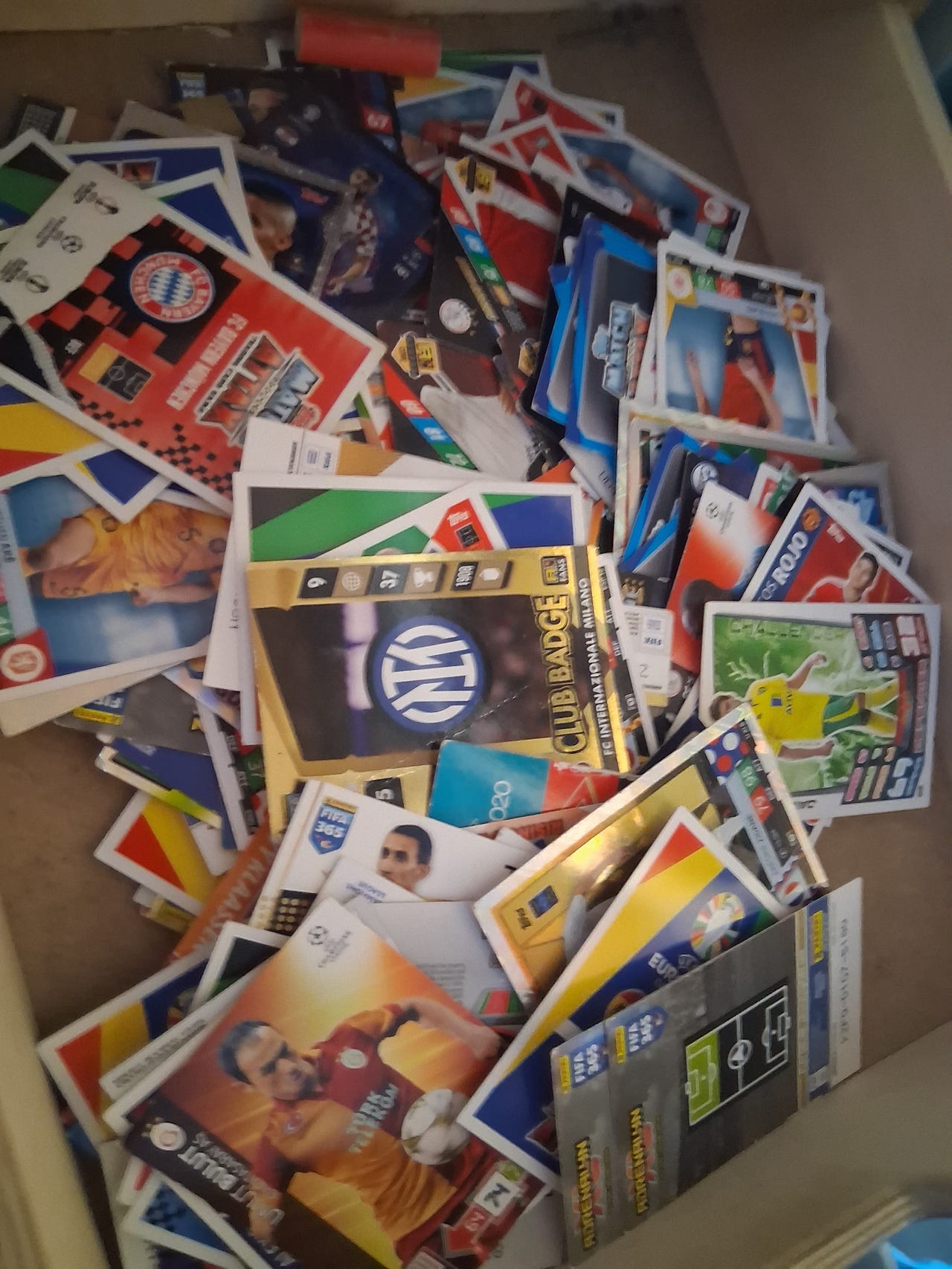 Jalkapalloaiheiset keräilykortit