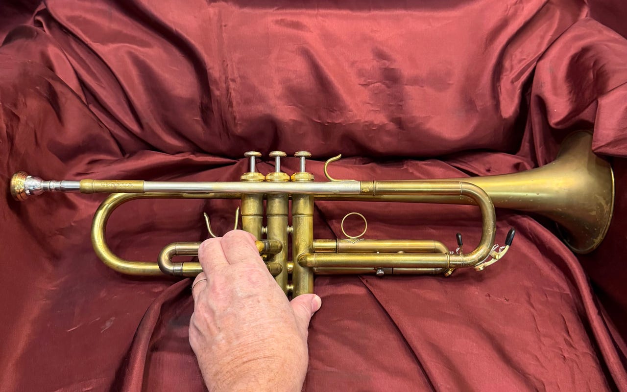 Oldroyd Alpha+ b-trumpetti