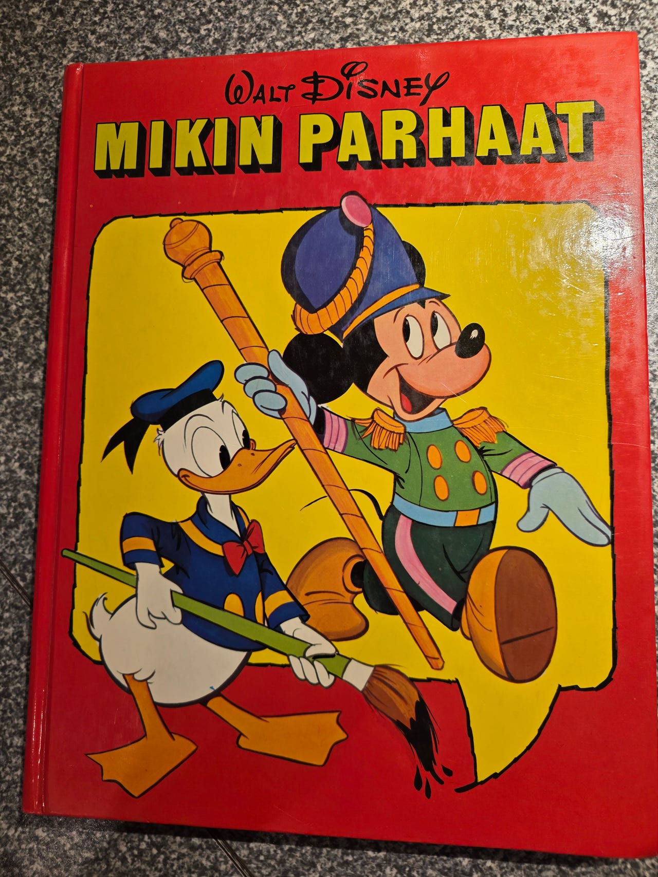 Walt Disney Mikin parhaat sarjakuva-kirja