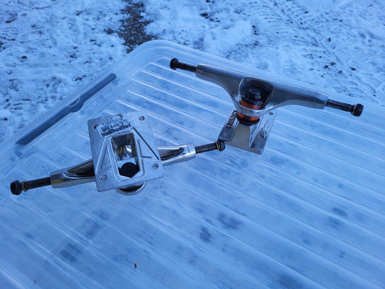 Venture ja thunder trukit