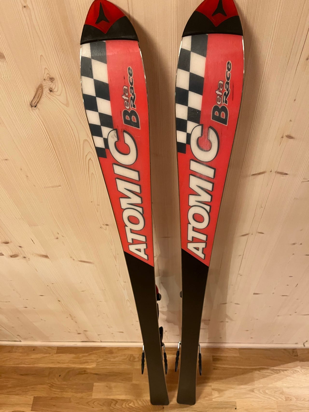 Laskettelusukset Atomic Beta Race Carv 9‘20