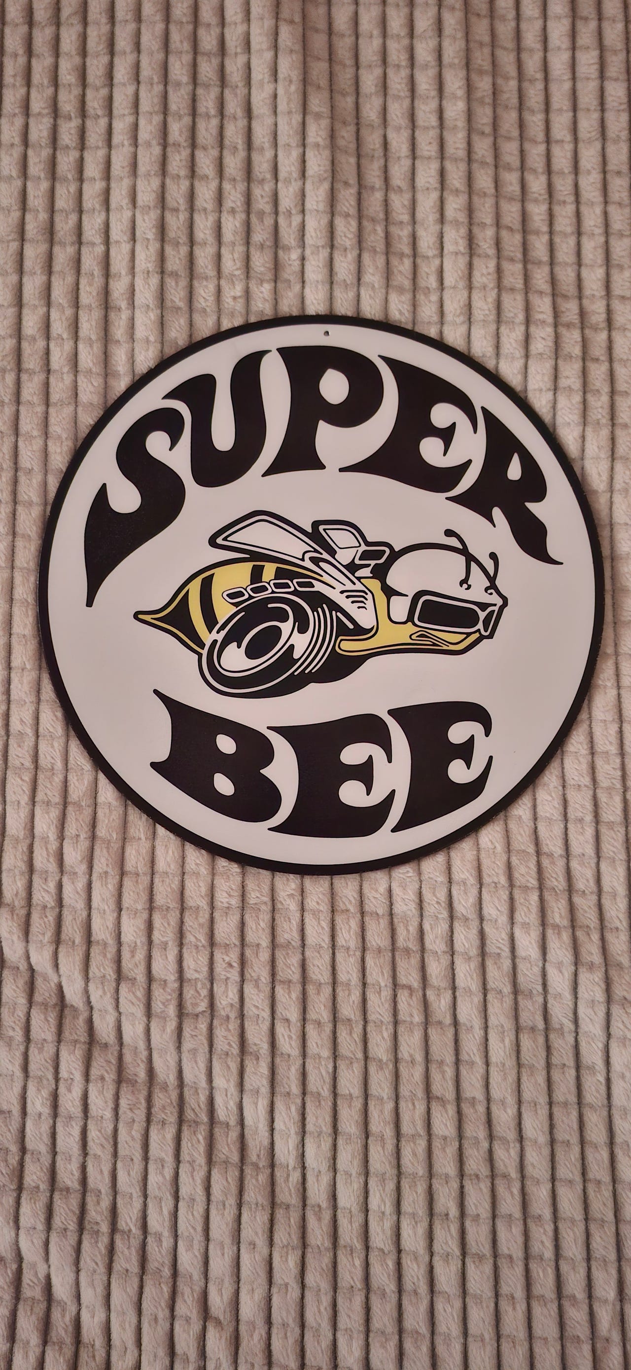 Super Bee -peltikyltti