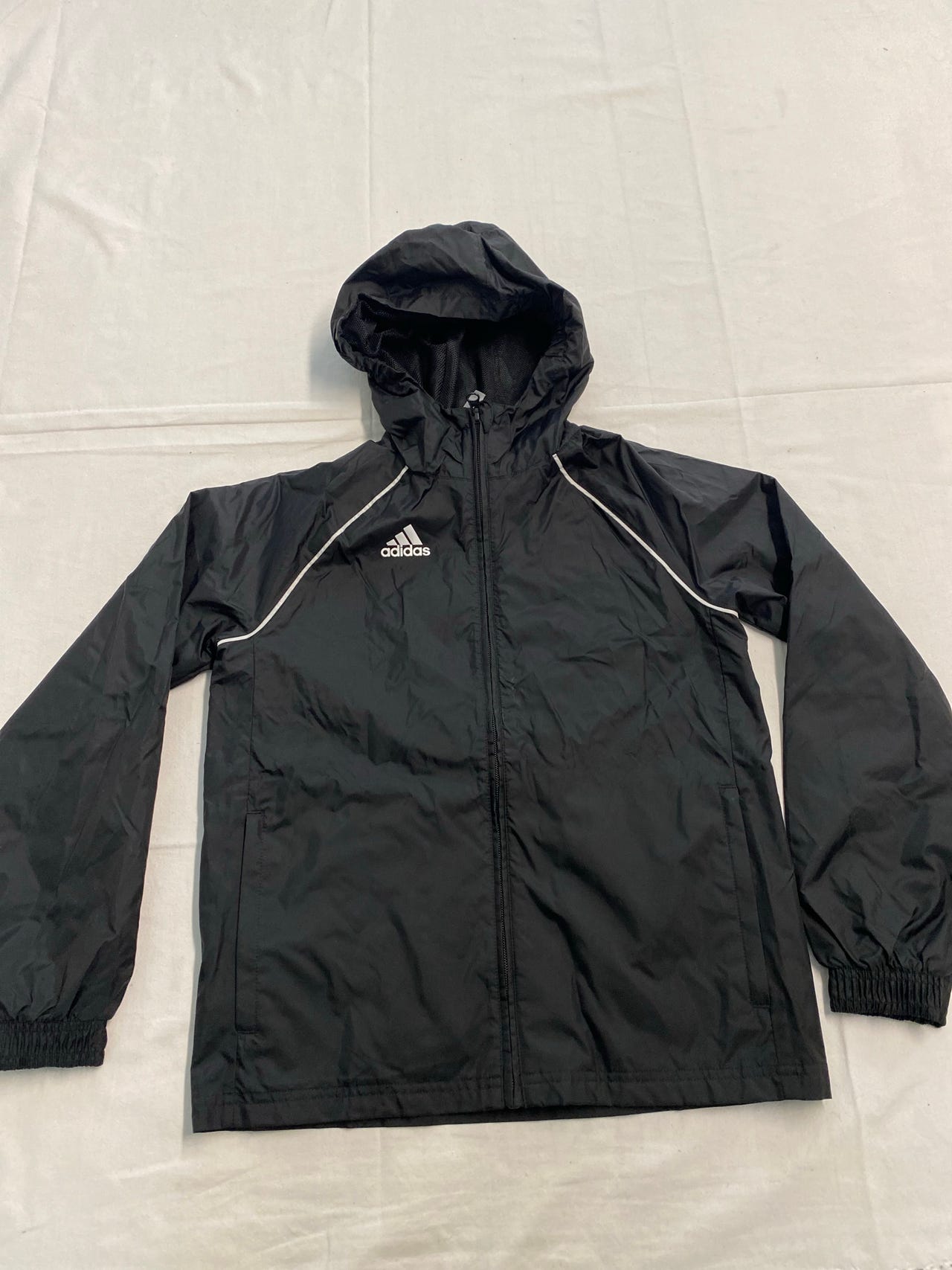 Adidas kuoritakki 140 cm musta