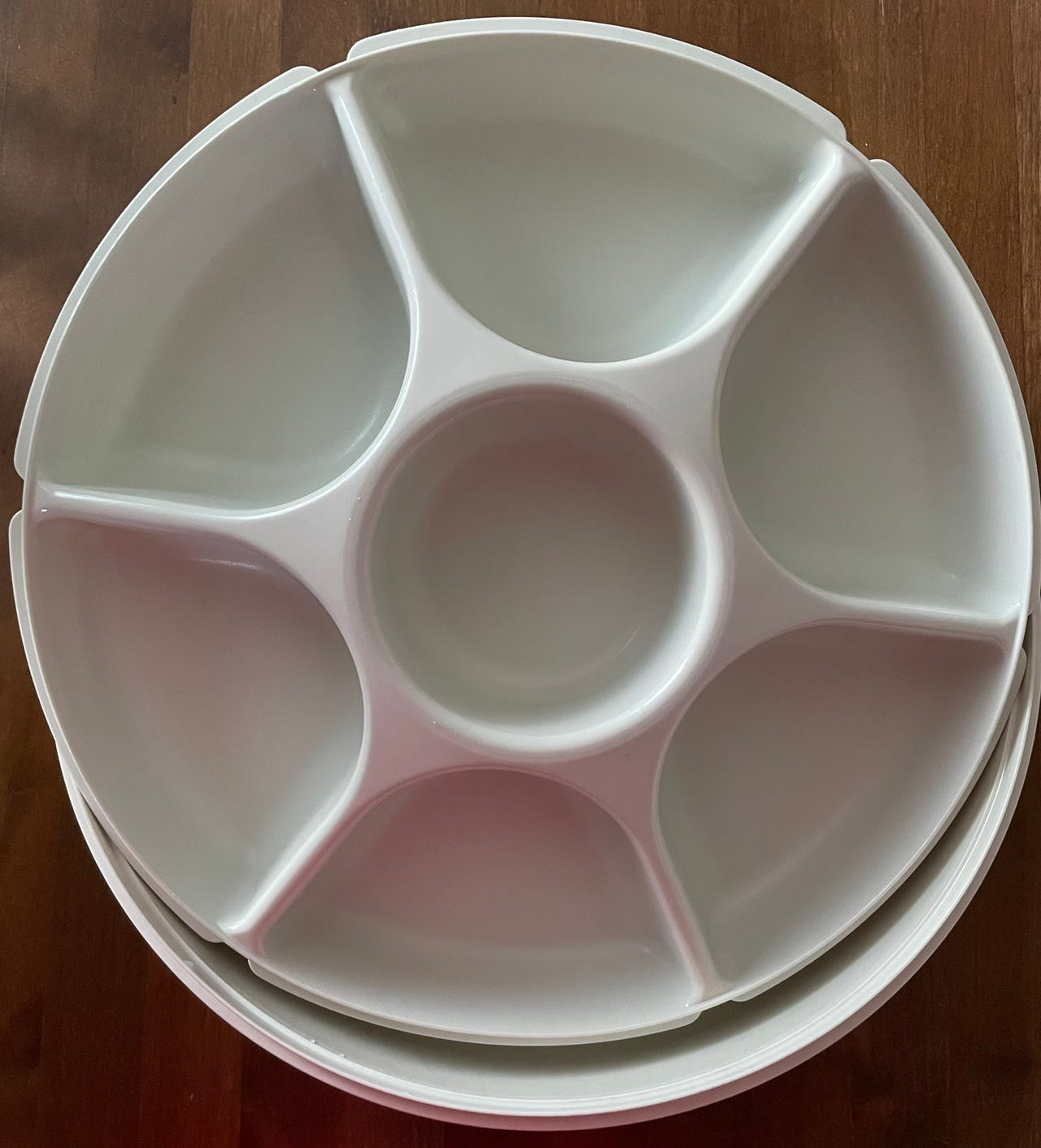 Tupperware lokero- tai dippivati kannella