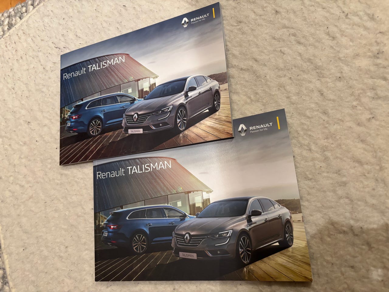 2 x Renault Talisman esitteitä, lukemattomia