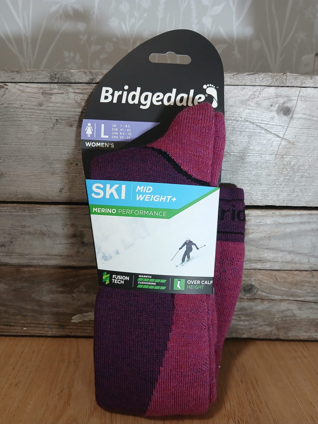 *Lämmintä merinovillaa*Uudet Bridgedalen paksut sukat