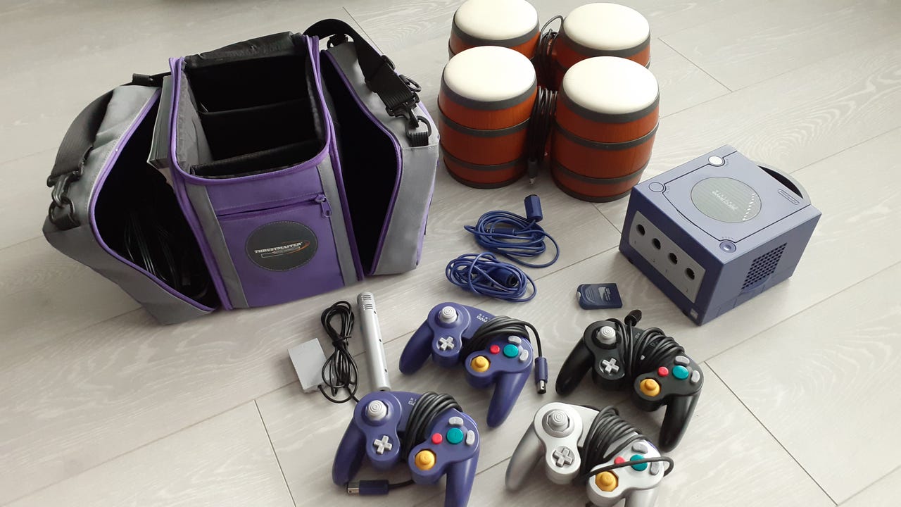 Nintendo GameCube pelikonsolipaketti