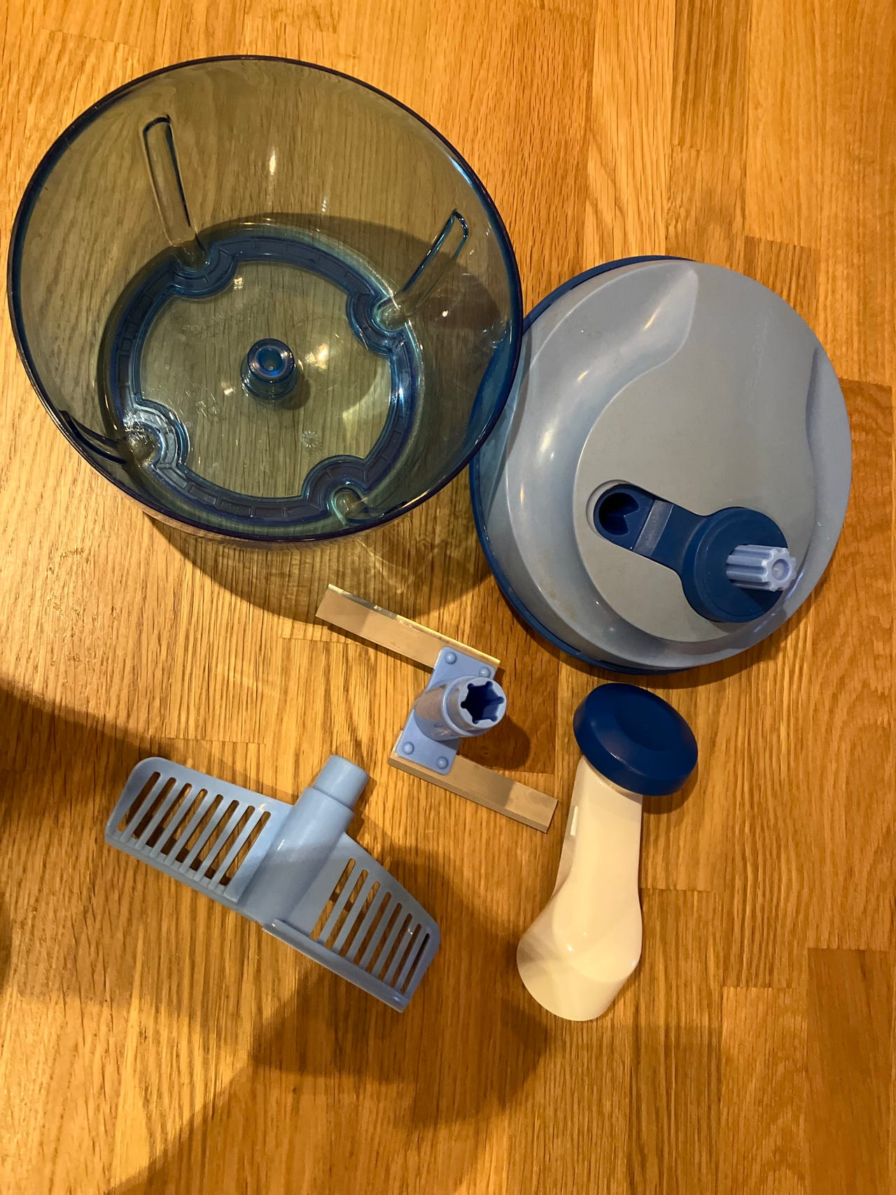 Tupperware silppuri ja vatkain