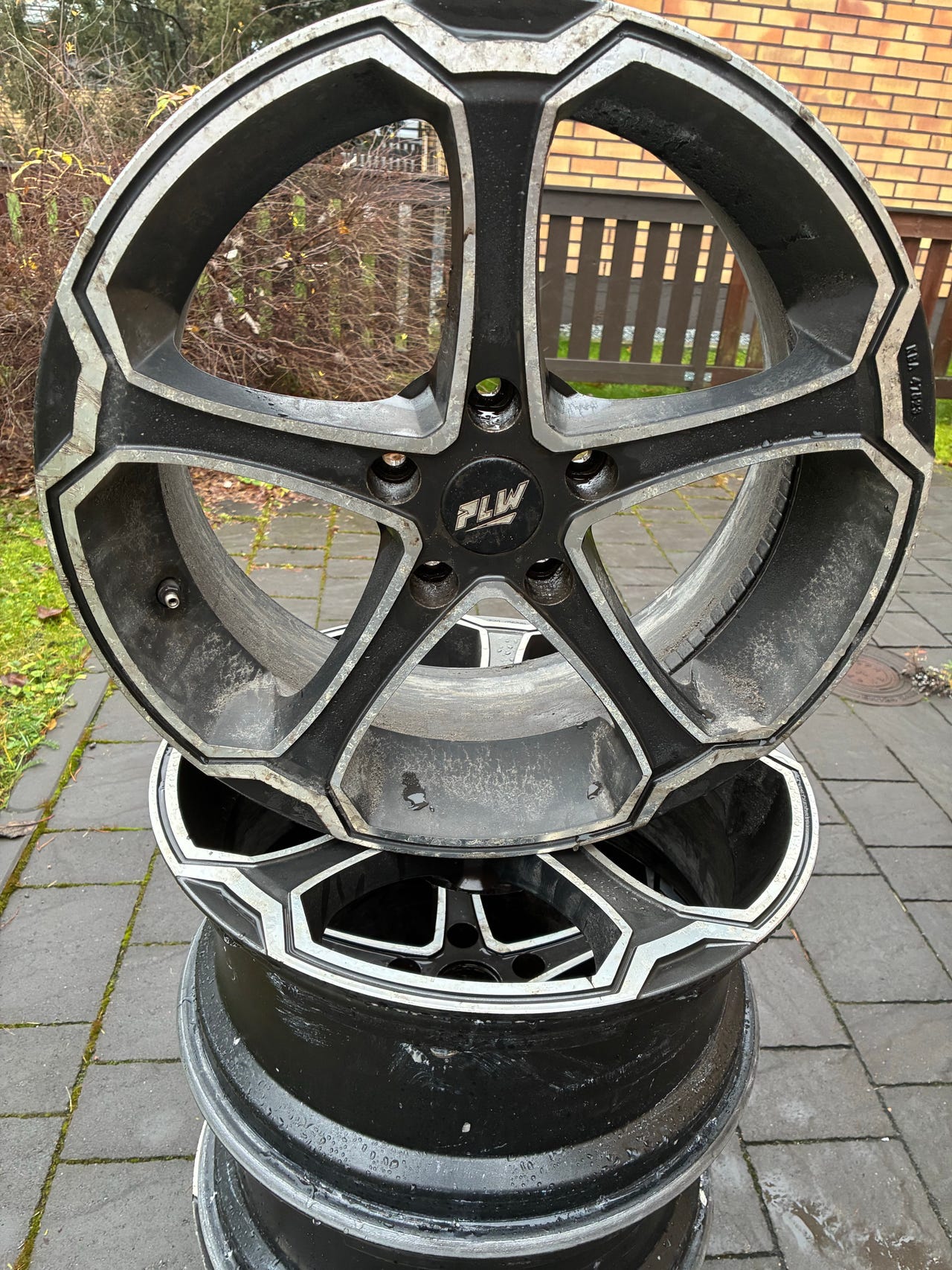 Alumiinivanteet 18x8”