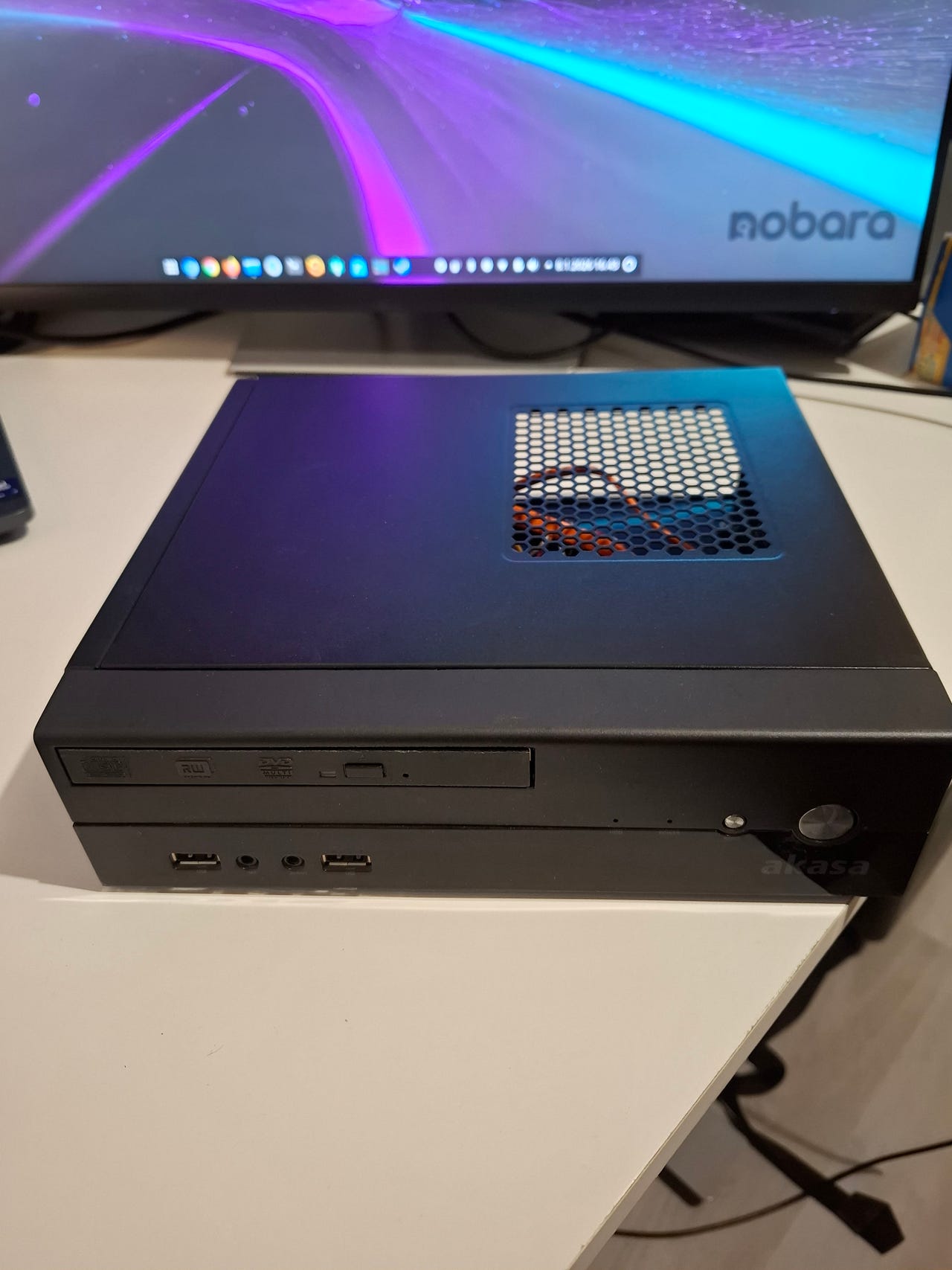 Mini-ITX-kotelo ja vitralähde | Tori