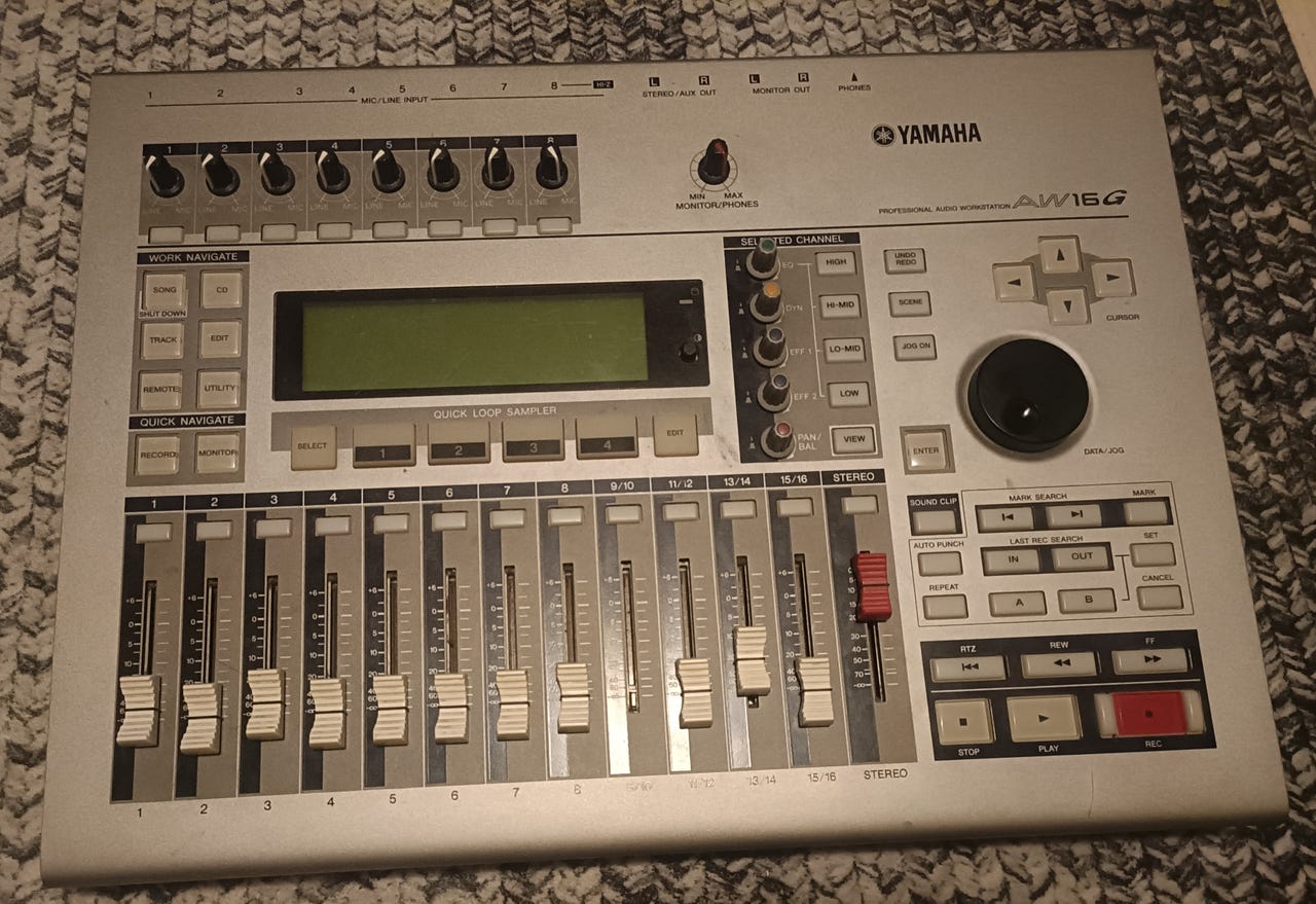 Yamaha aw16g digital audio workstation DAW | Tori