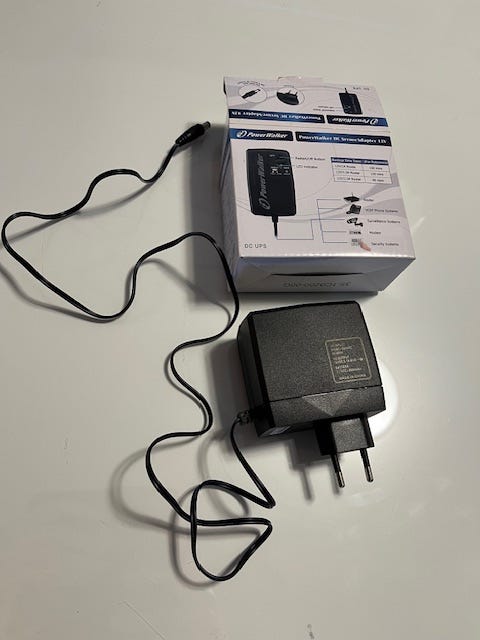 MINI UPS, Vaihtovirta 90-264 V, 12 watti(a), 2.6 A/h, lähtöliitti