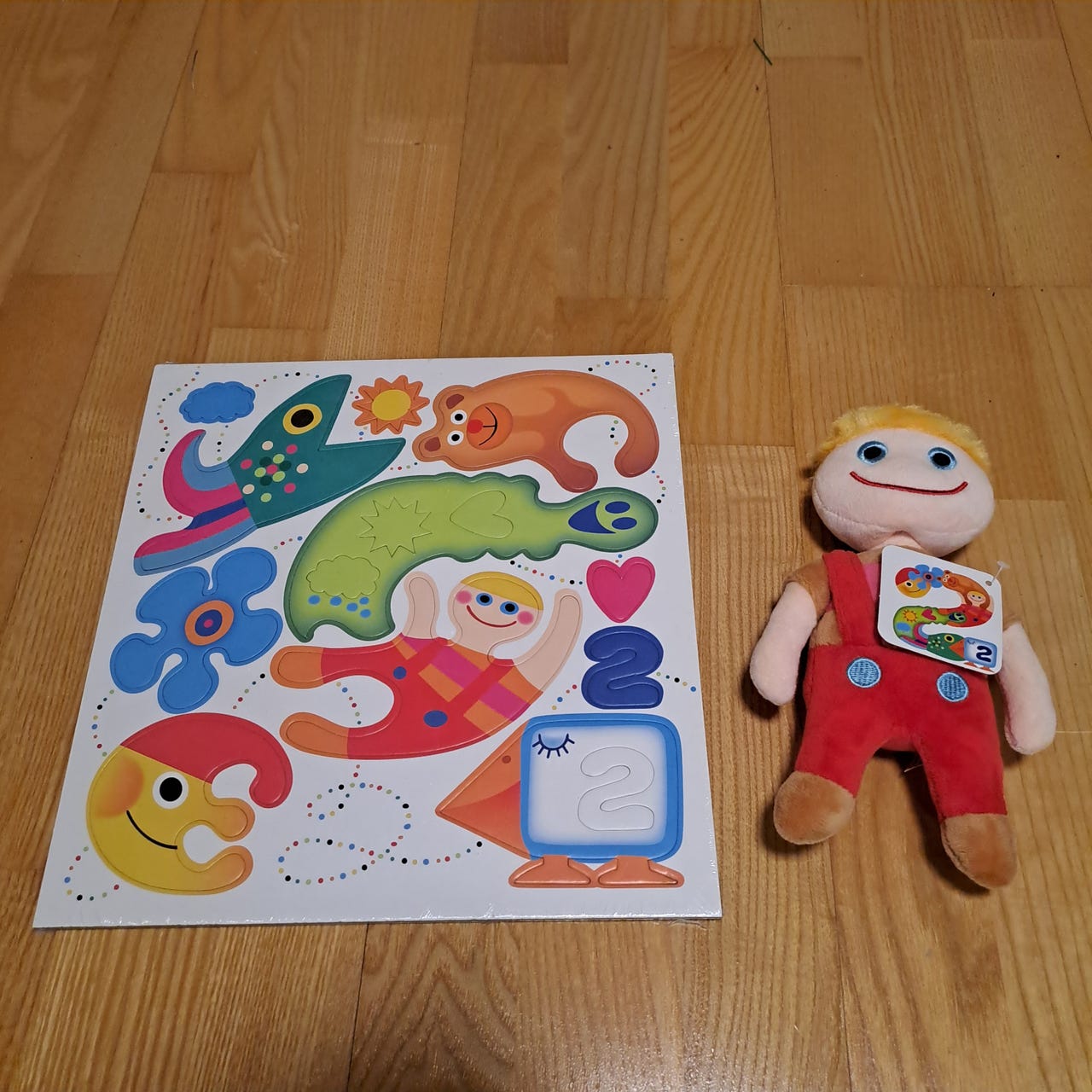Pikku Kakkosen palapeli ja pehmolelu