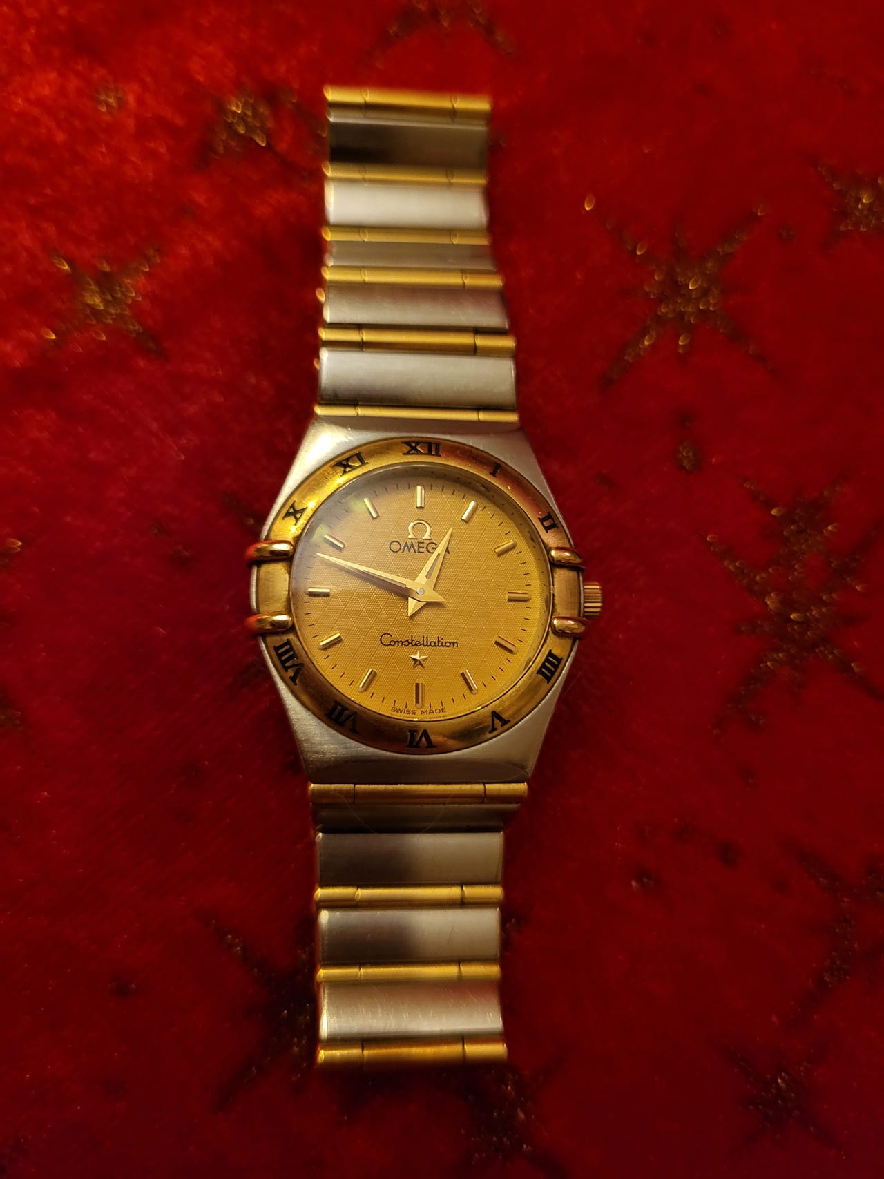 Omega Constellation rannekello
