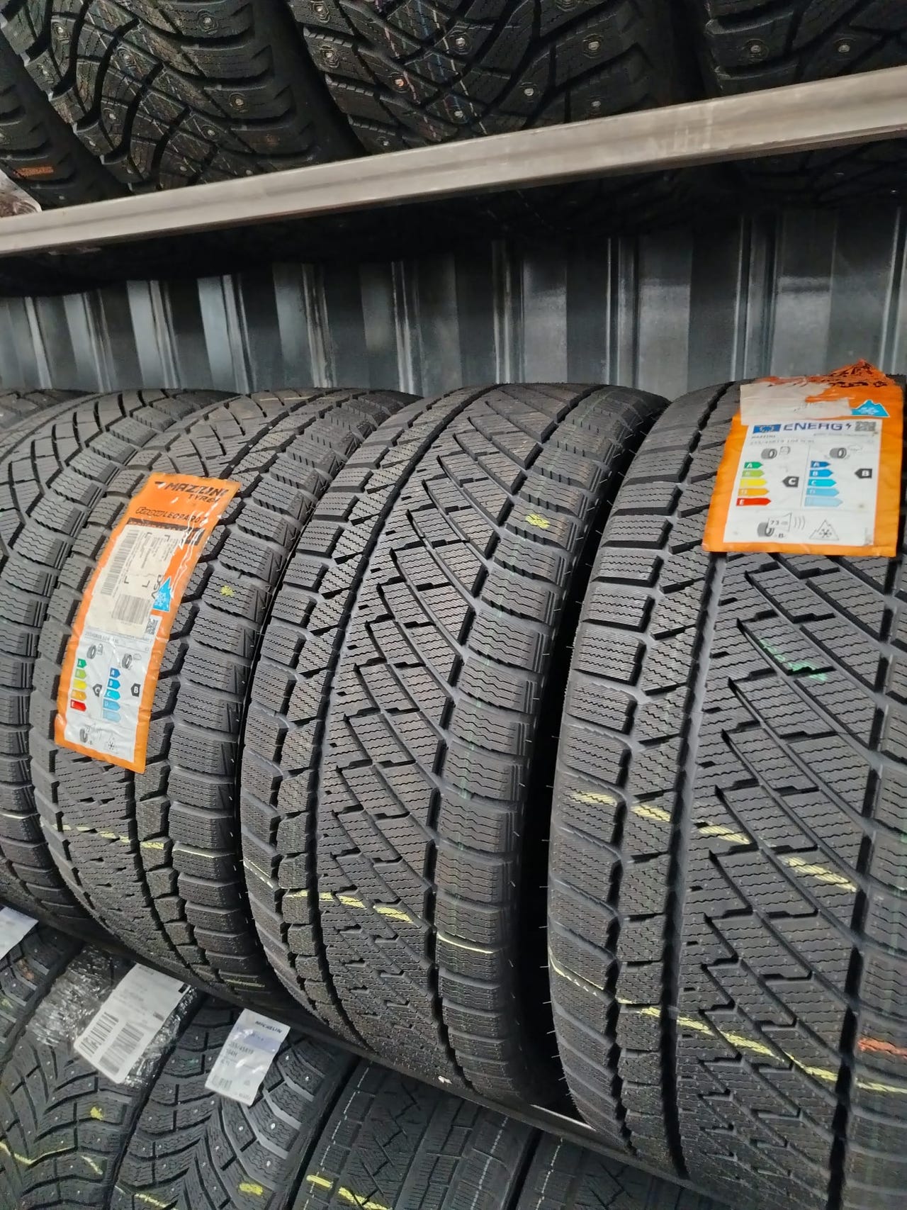 4KPL UUSIA!! 255/45R19 Mazzini SnowLeopard DOT22