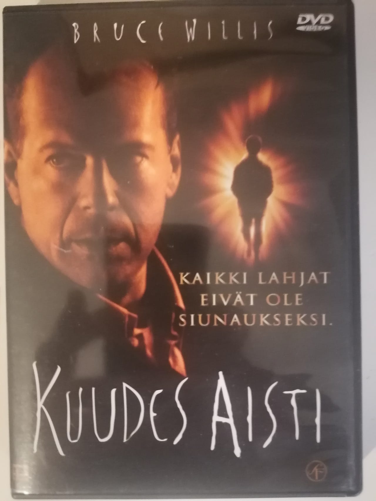 Kuudes Aisti
