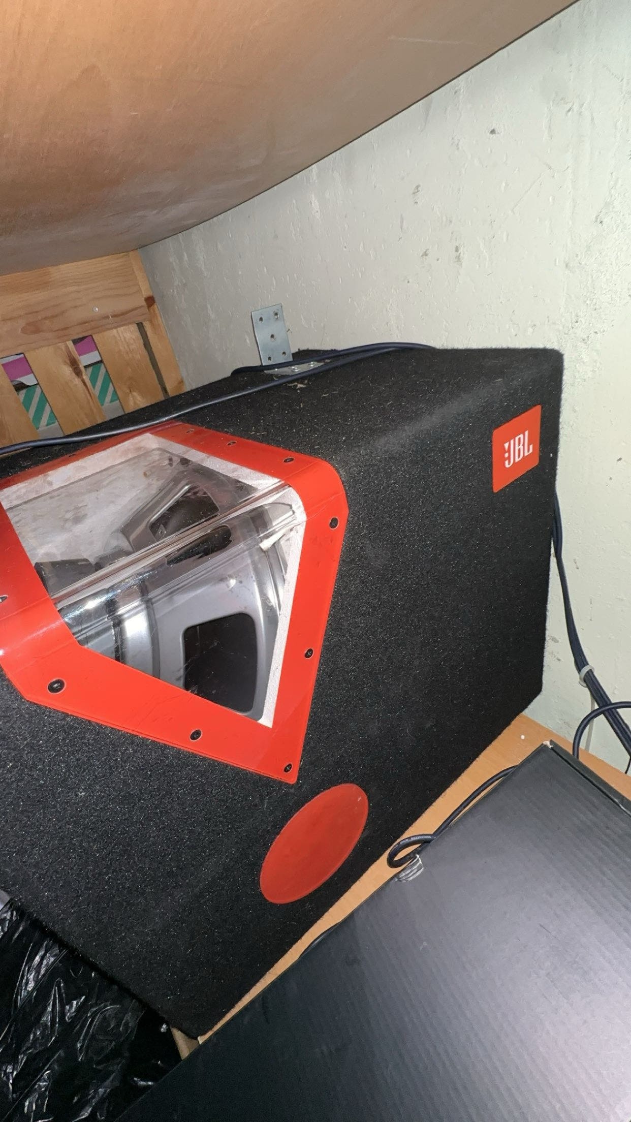 JBL Subwoofer kaiutin musta