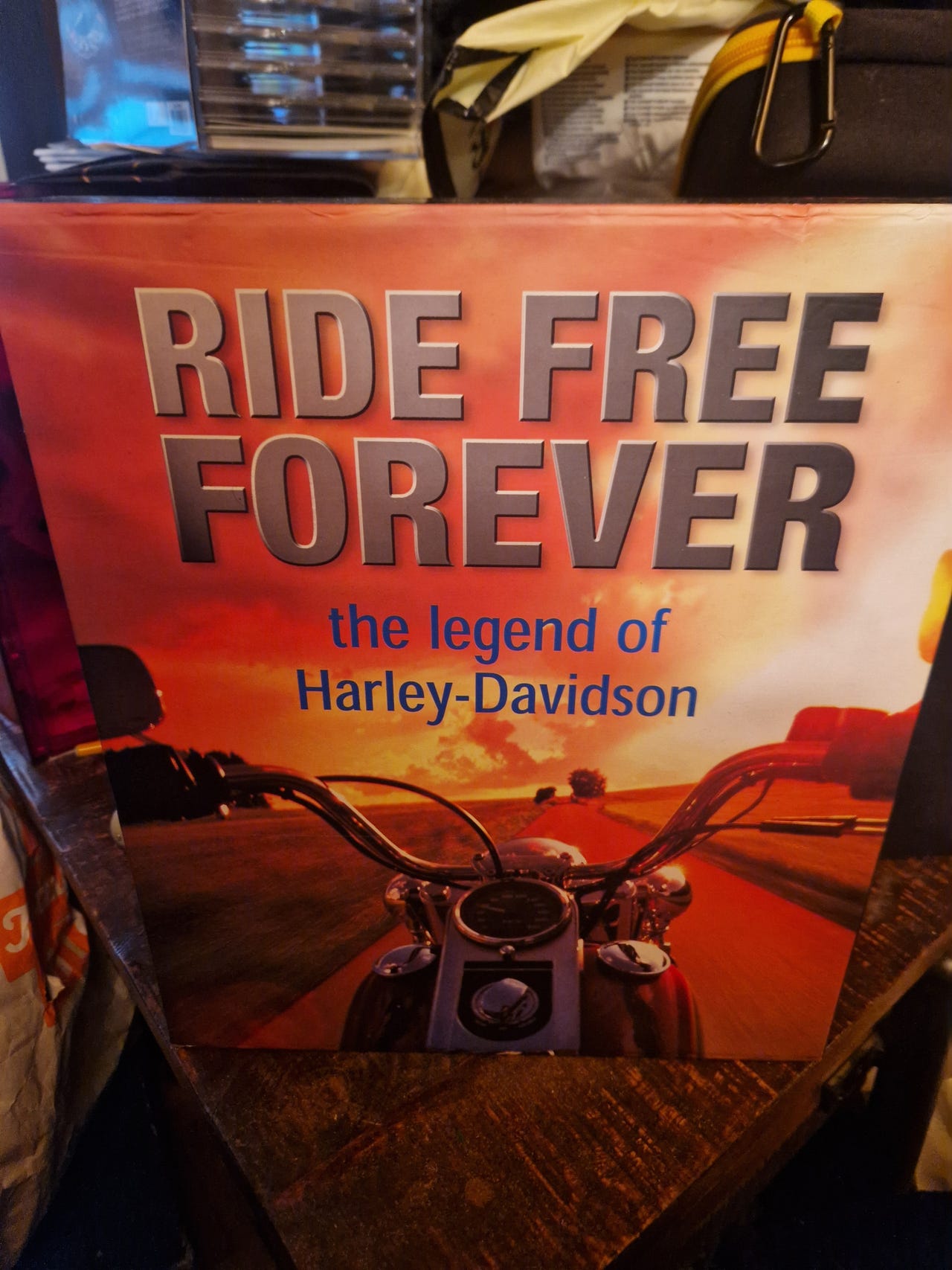 Harley-Davidson 2-osainen kirjasarja