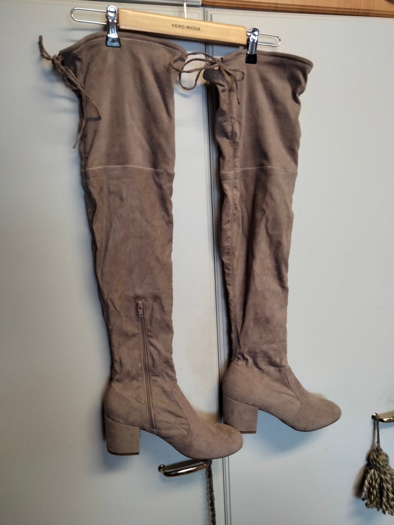 Saappaita nilkkureita koko 40-42