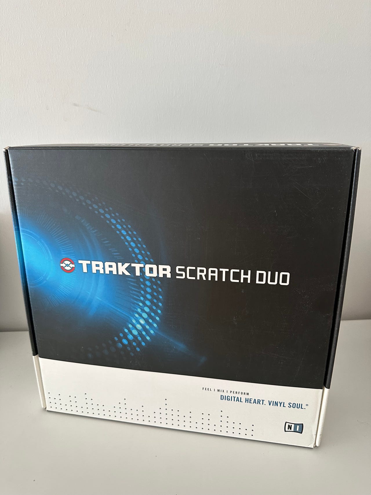 Traktor Scratch Duo (Native Instruments) | Tori