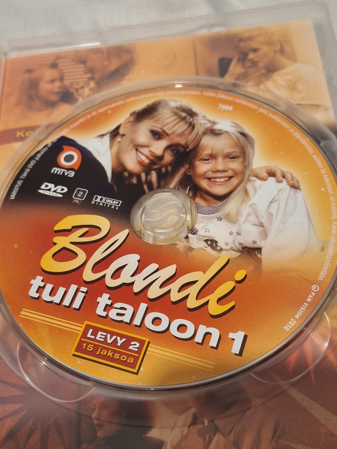 Myydään Blondi tuli taloon kausi 1 levy 2